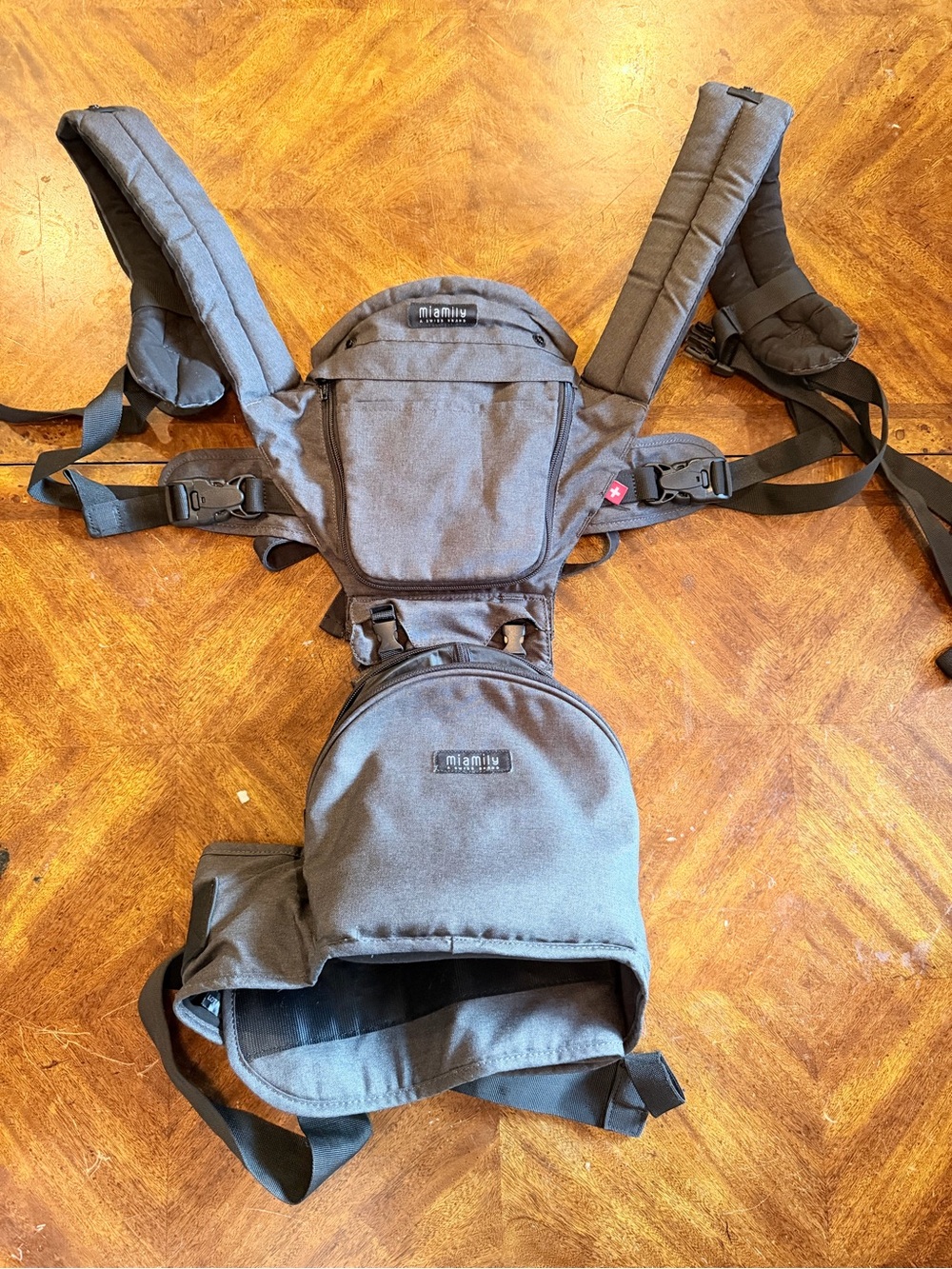MiaMily Gray carrier with hip carriers
